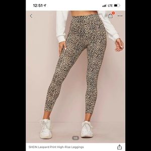Cheetah printed leggings